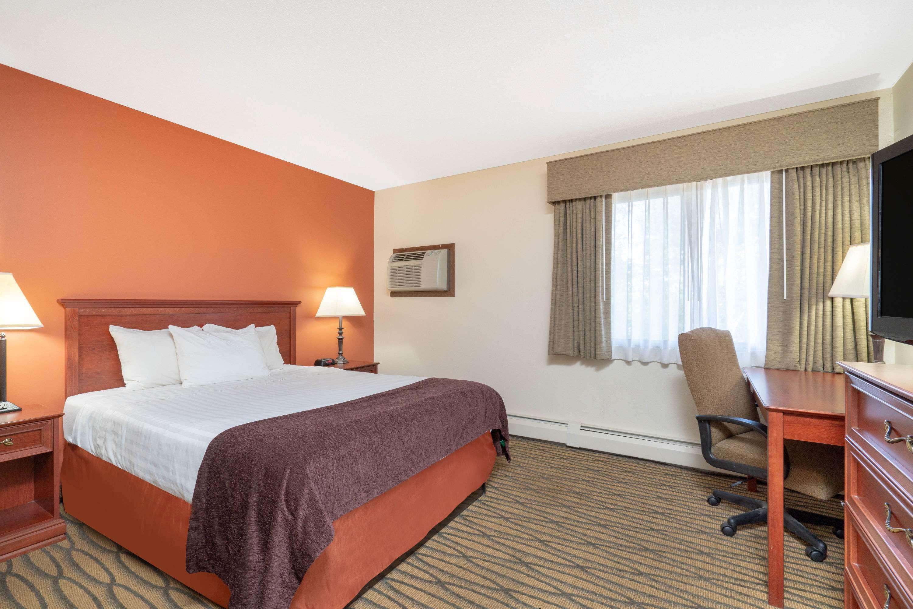 Americinn By Wyndham Rogers Esterno foto