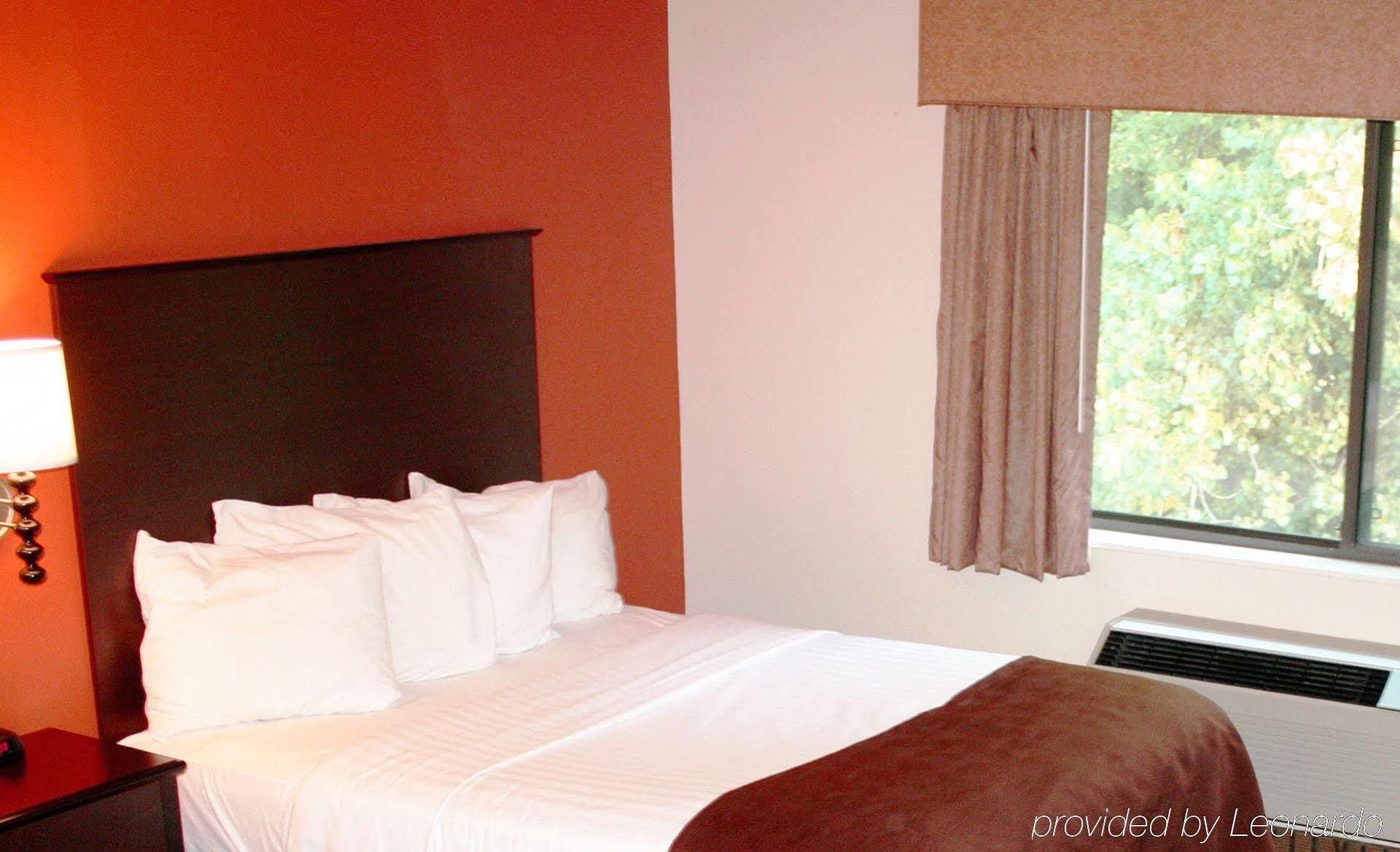 Americinn By Wyndham Rogers Esterno foto