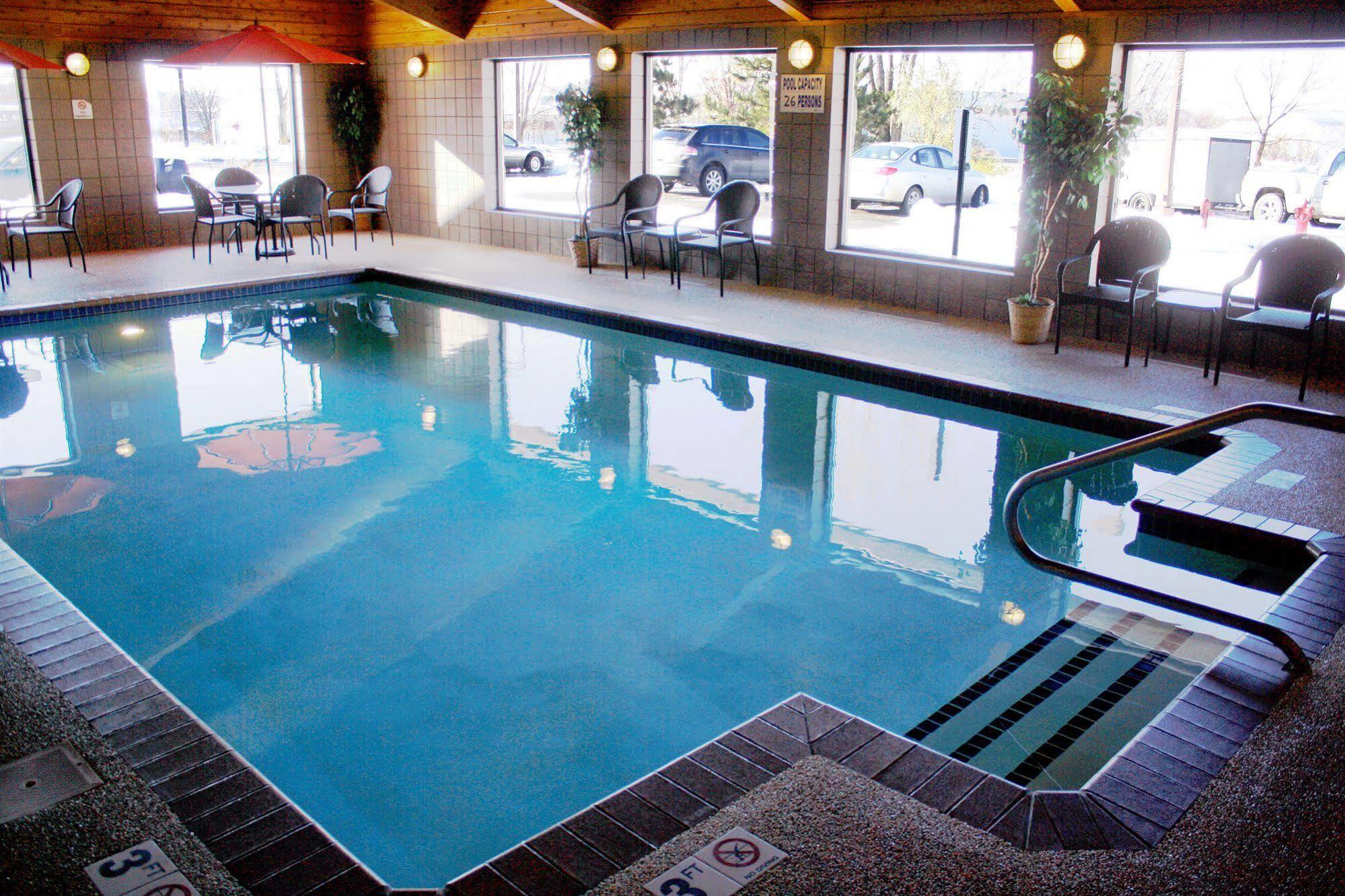 Americinn By Wyndham Rogers Esterno foto